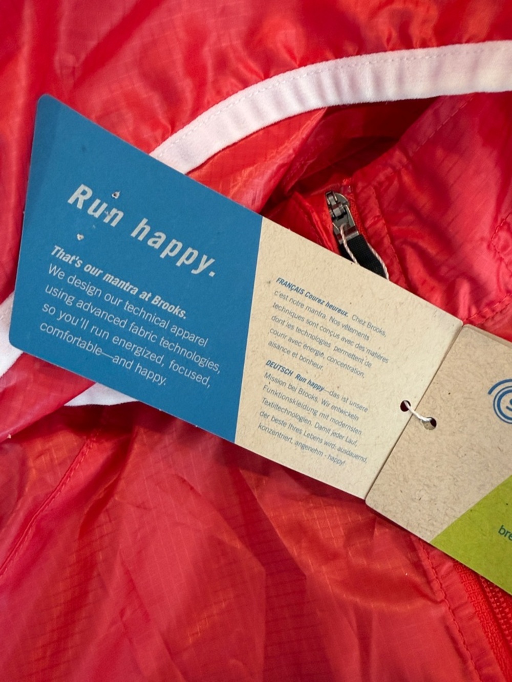 Brooks Women’s Medium LSD Light Wind and Rain Jacket with Hood - Winter Poppy - Picture 6 of 11